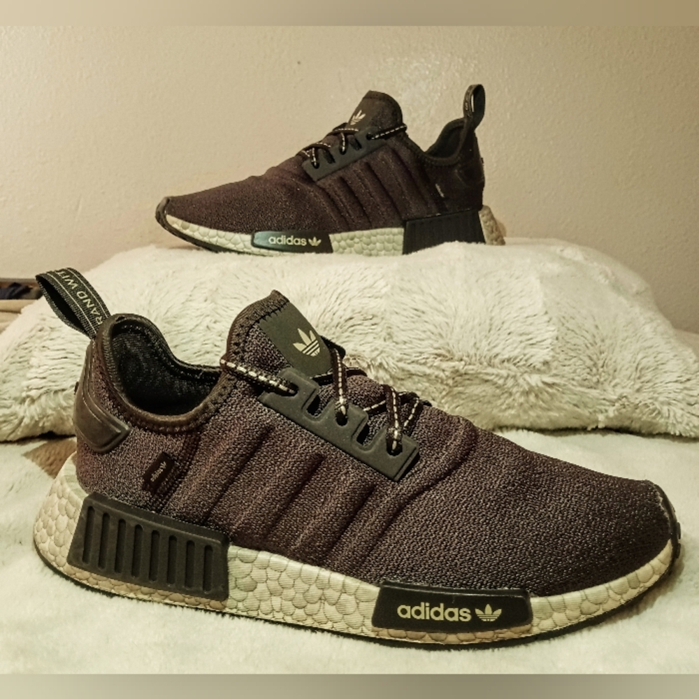 2022 (Like New) **ADIDAS** (wmns)) "NMD_R1" Night Brown sneakers.....